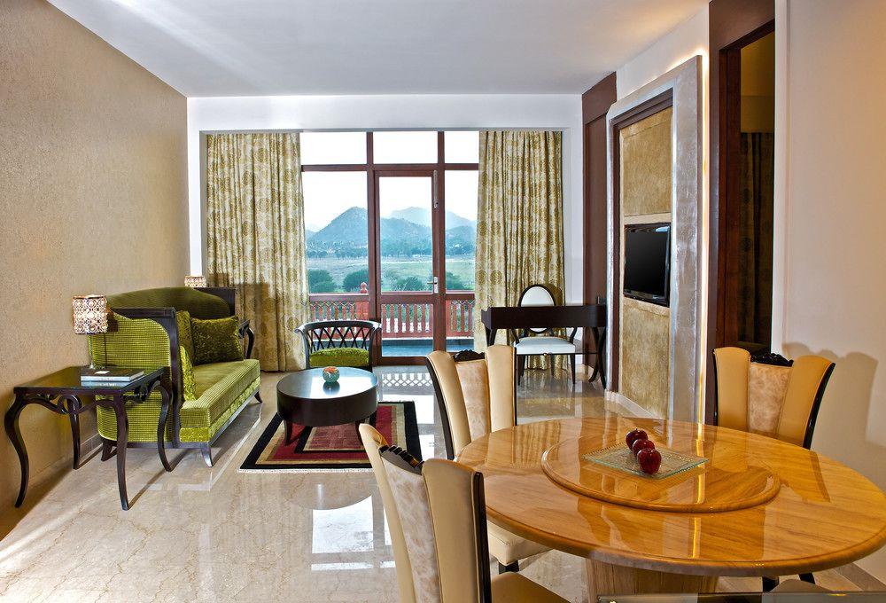 Le Meridien Jaipur Resort & Spa Exterior foto