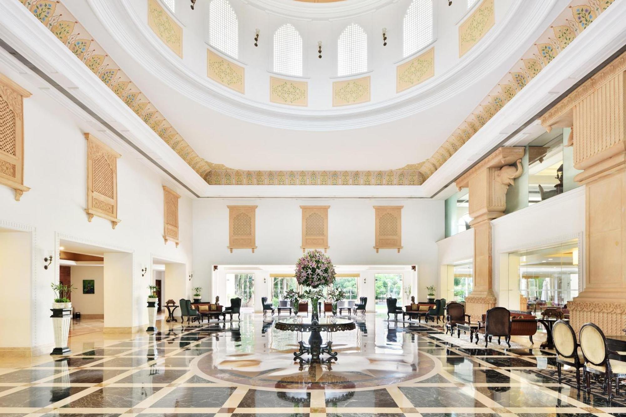 Le Meridien Jaipur Resort & Spa Exterior foto
