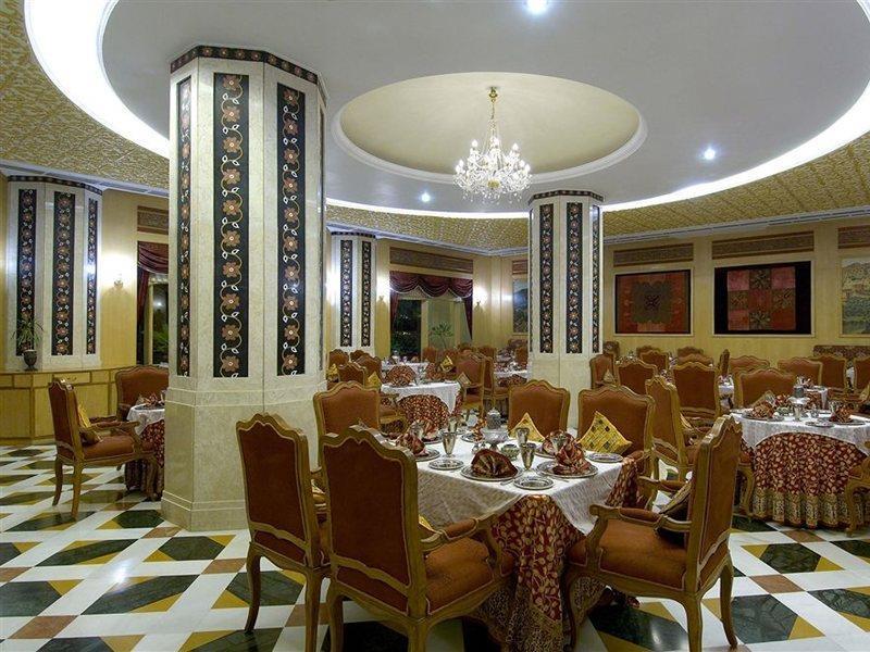 Le Meridien Jaipur Resort & Spa Exterior foto