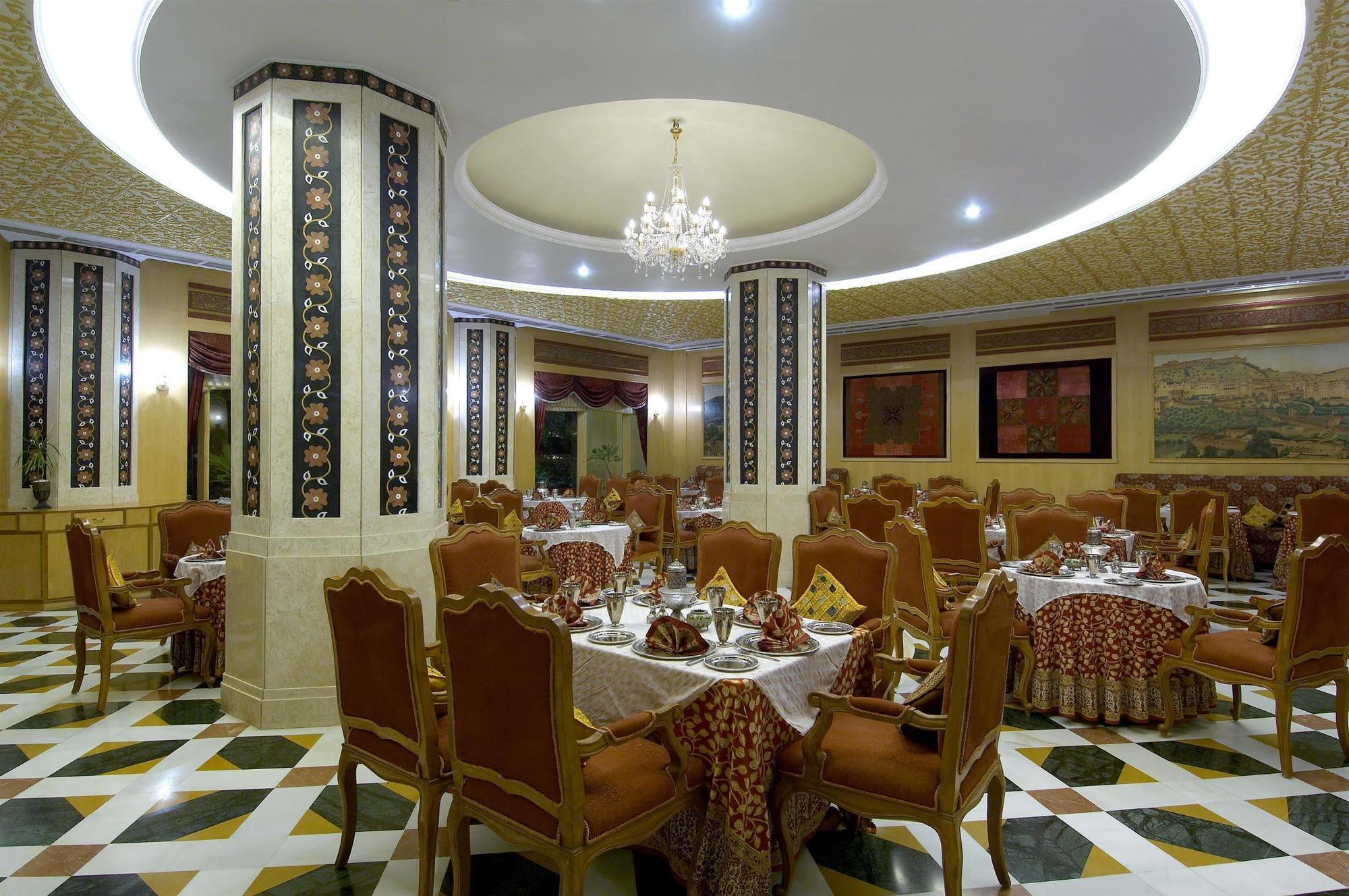 Le Meridien Jaipur Resort & Spa Exterior foto