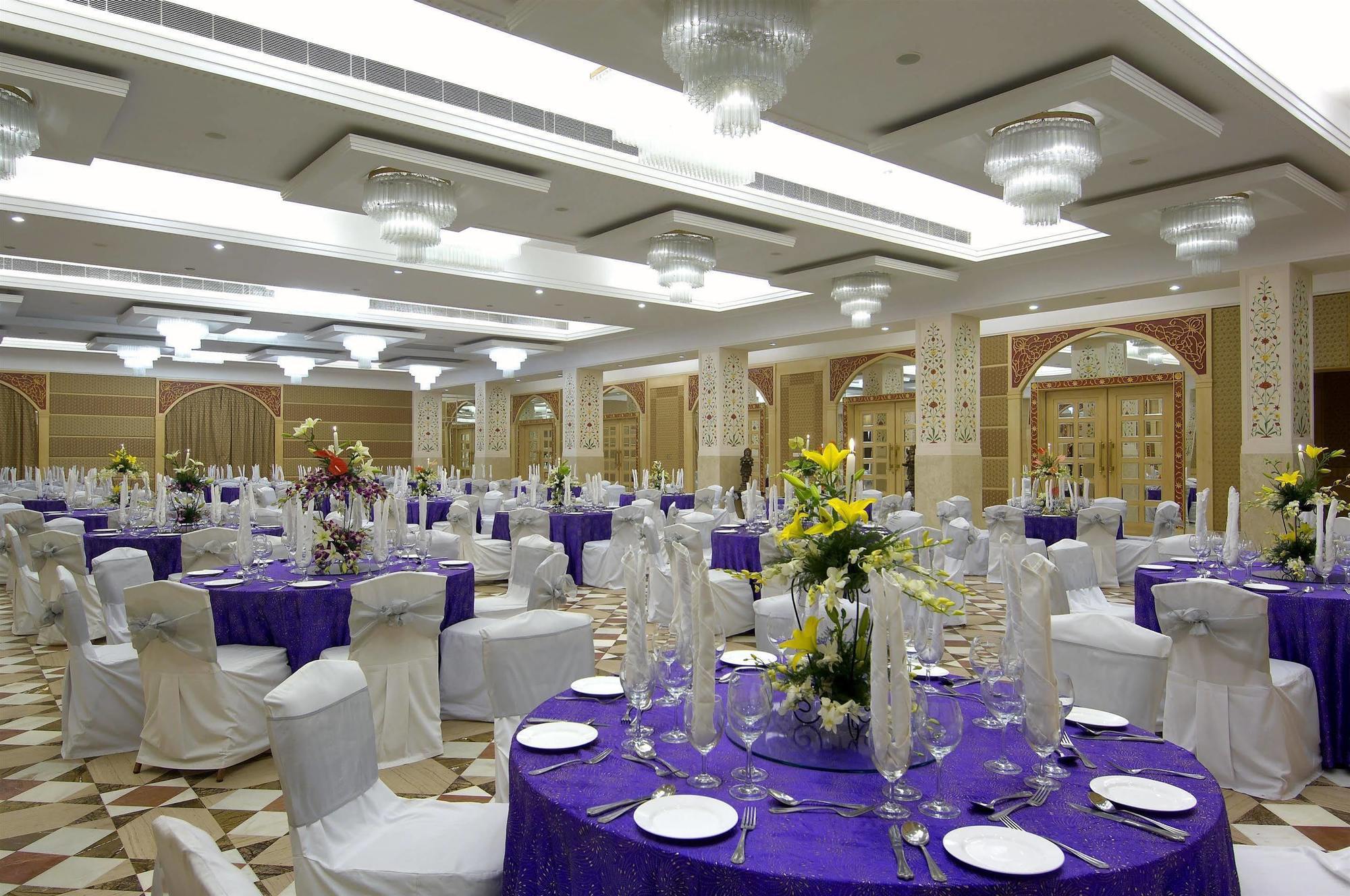 Le Meridien Jaipur Resort & Spa Exterior foto